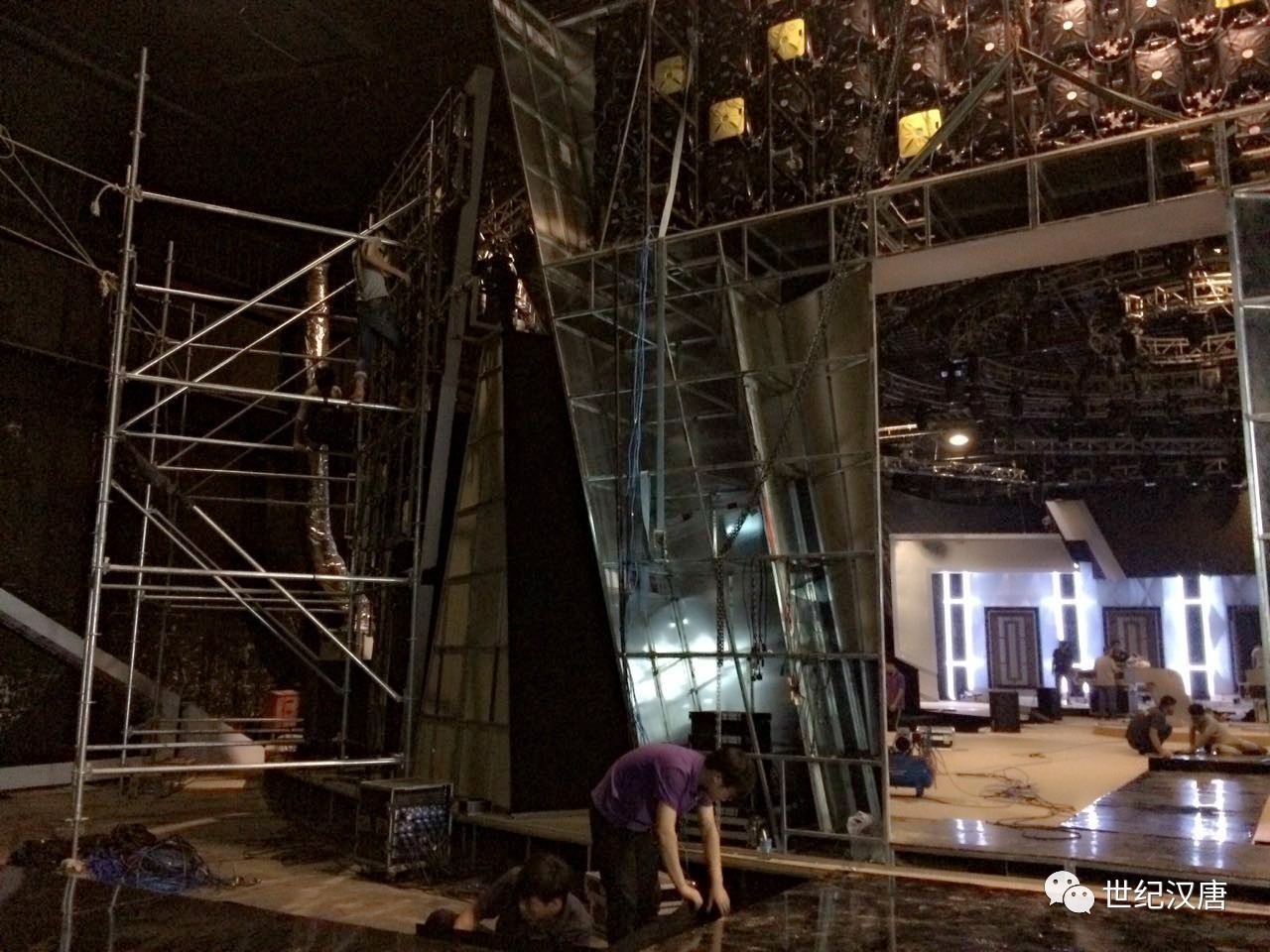 舞臺需要的，不只是裝臺人——從《裝臺》看演出公司禮儀服務的價值